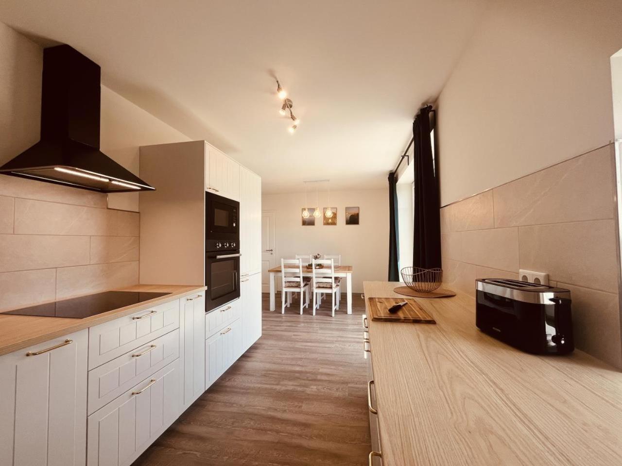 Holmblick - Boddenblick, Balkon, 2 Schlafzimmer, 4 Personen Born Buitenkant foto